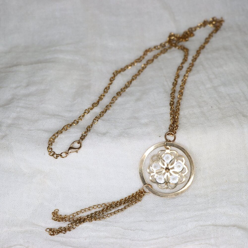 Vintage style clear beaded flower and gold pendant necklace with long chain